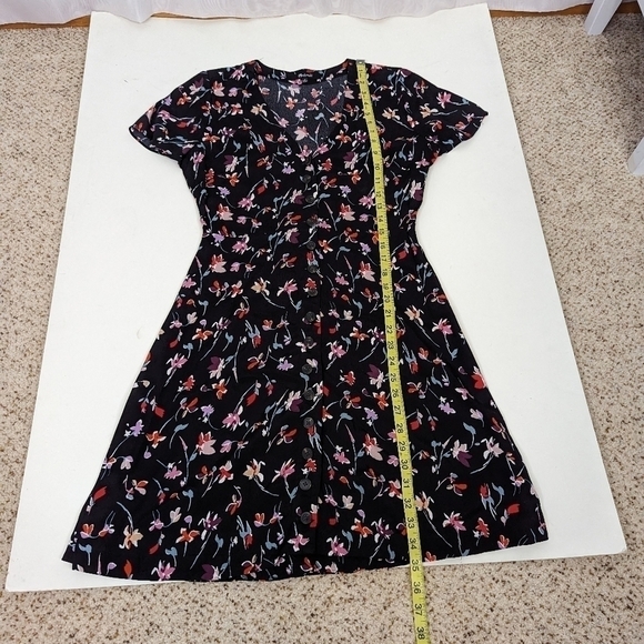 Madewell Dainty Floral Button Front V-Neck Mini Dress - Picture 7 of 8